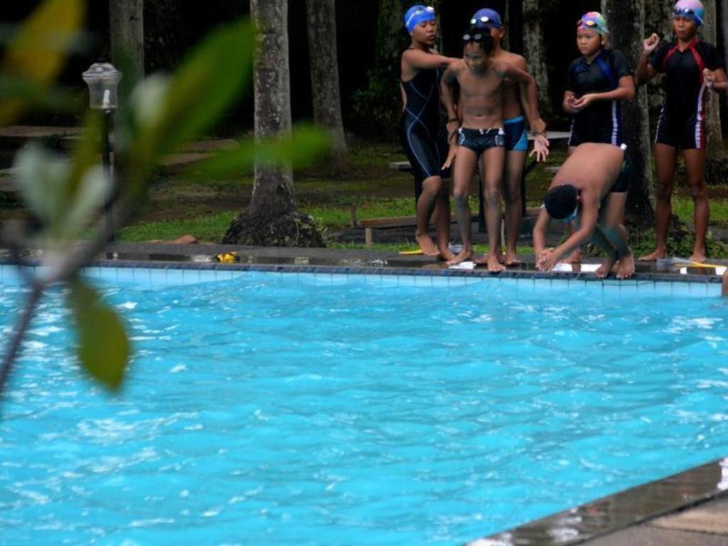 Augusta Pelabuhan Ratu Hotel Sukabumi Bagian luar foto
