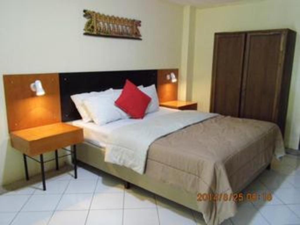Augusta Pelabuhan Ratu Hotel Sukabumi Bagian luar foto
