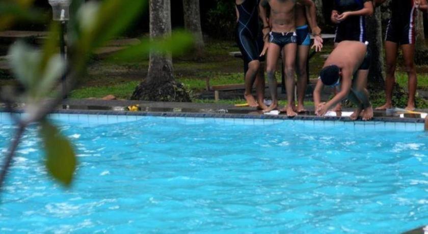 Augusta Pelabuhan Ratu Hotel Sukabumi Bagian luar foto