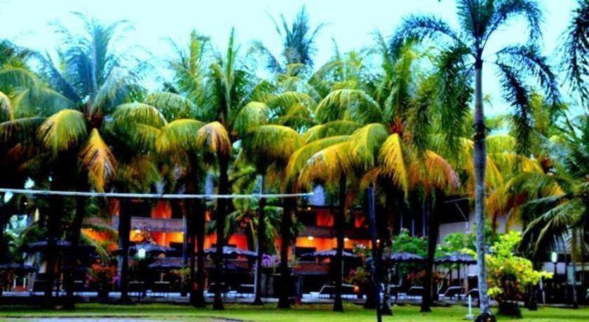 Augusta Pelabuhan Ratu Hotel Sukabumi Bagian luar foto