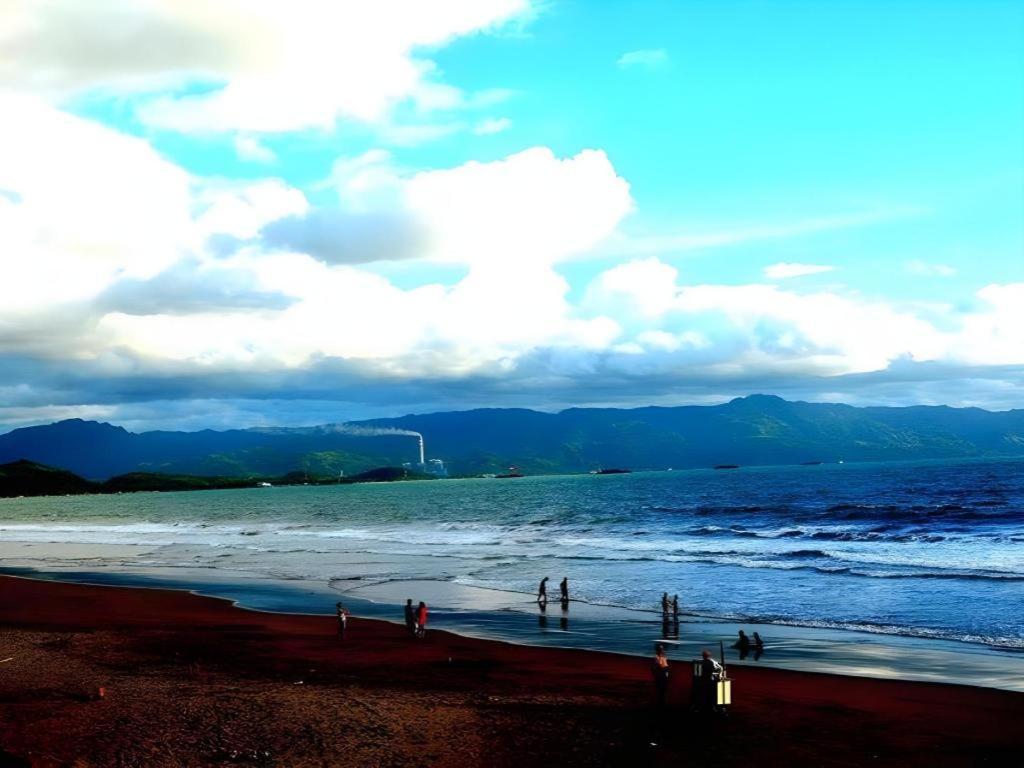 Augusta Pelabuhan Ratu Hotel Sukabumi Bagian luar foto