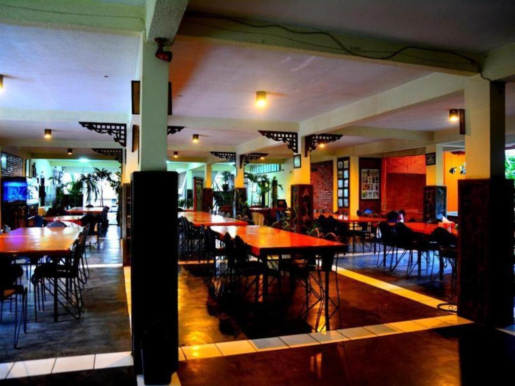 Augusta Pelabuhan Ratu Hotel Sukabumi Bagian luar foto