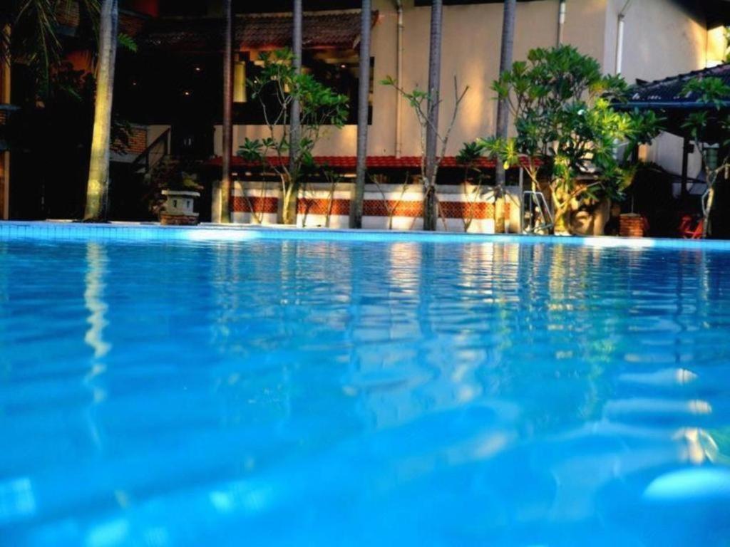 Augusta Pelabuhan Ratu Hotel Sukabumi Bagian luar foto