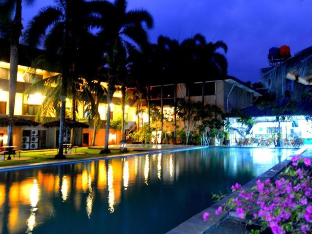 Augusta Pelabuhan Ratu Hotel Sukabumi Bagian luar foto