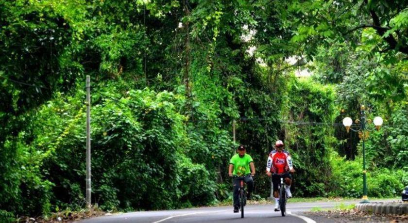 Augusta Pelabuhan Ratu Hotel Sukabumi Bagian luar foto