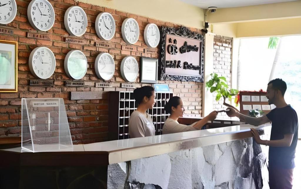 Augusta Pelabuhan Ratu Hotel Sukabumi Bagian luar foto